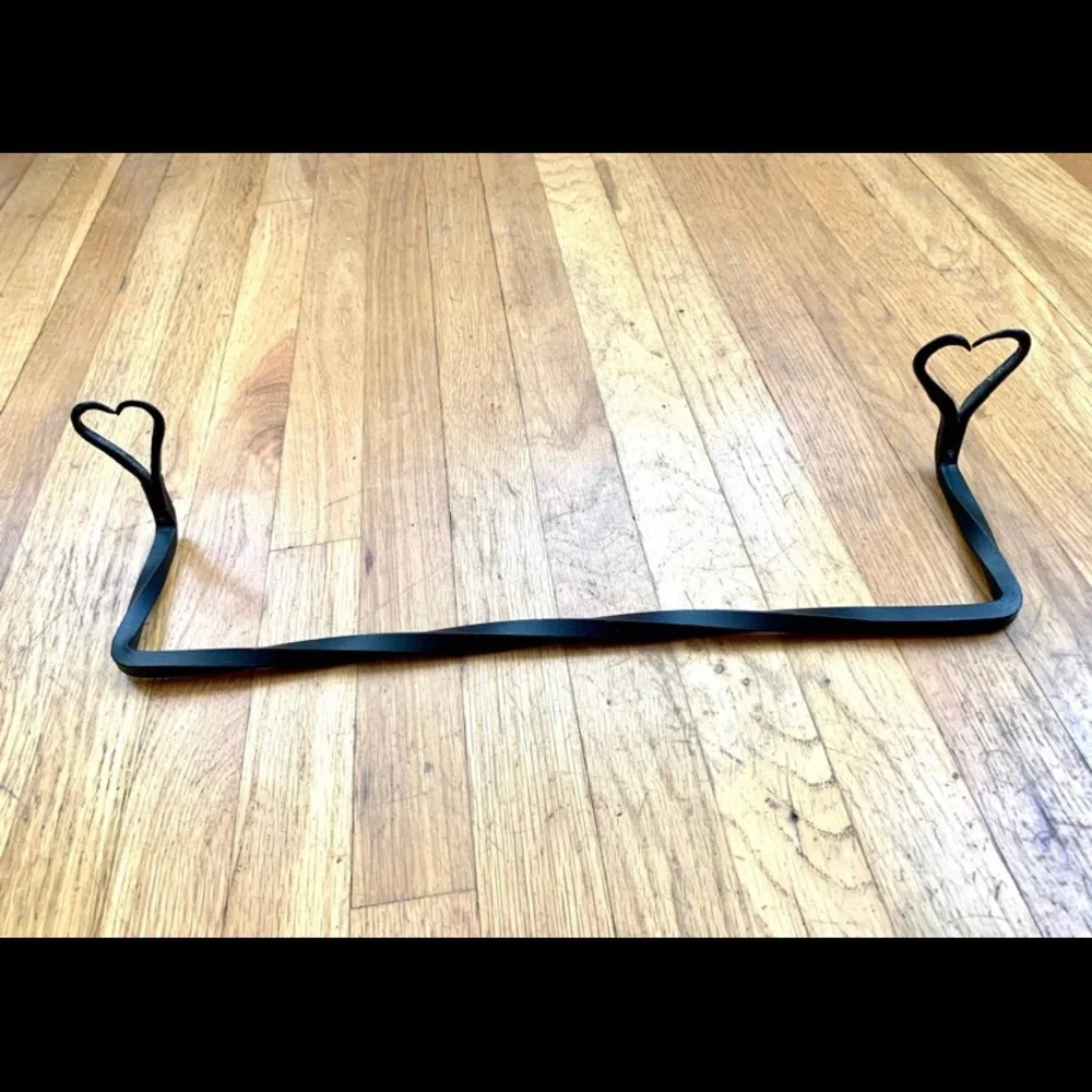 Heart Shaped Wrought Iron Bath Accessories Towel Bar Toilet Paper Holder